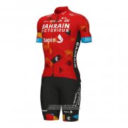 2022 Maillot Cyclisme Bahrain Victorious Rouge Manches Courtes et Cuissard